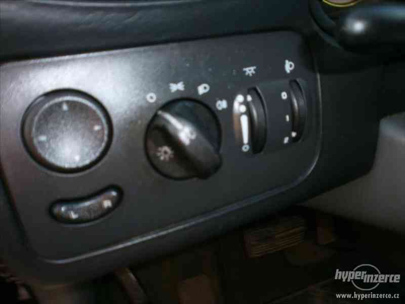 Chrysler voyager 2.8 crdi 2006 - foto 9