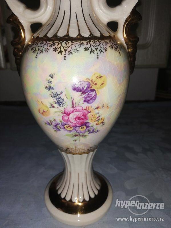 Váza s lučními květy a zlatým lemováním - značková - foto 3