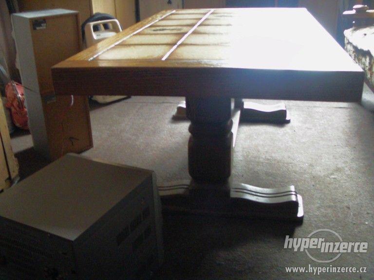 Kachlový dřevěný stolek. - foto 1