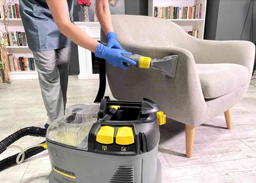 Profesionální čištění čalouněného nábytku v Praze - foto 3