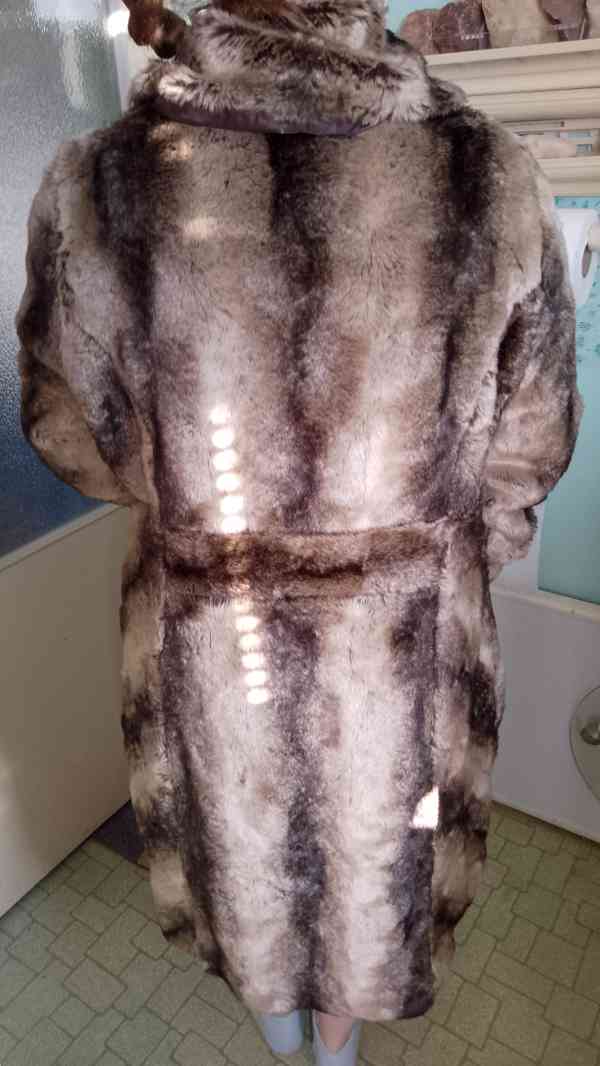 Dámský kožich z umělé kožešiny - foto 2