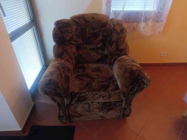 Velký rozkládací gauč a křeslo - foto 2