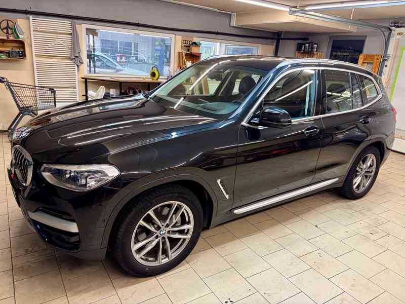 BMW X3 20d PANO HeadUp Tažné LED 19" kola 59.000 km AUTOMAT  - foto 2