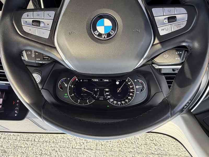 BMW X3 20d PANO HeadUp Tažné LED 19" kola 59.000 km AUTOMAT  - foto 11