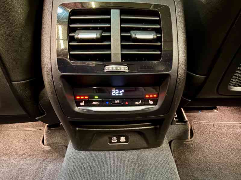BMW X3 20d PANO HeadUp Tažné LED 19" kola 59.000 km AUTOMAT  - foto 23
