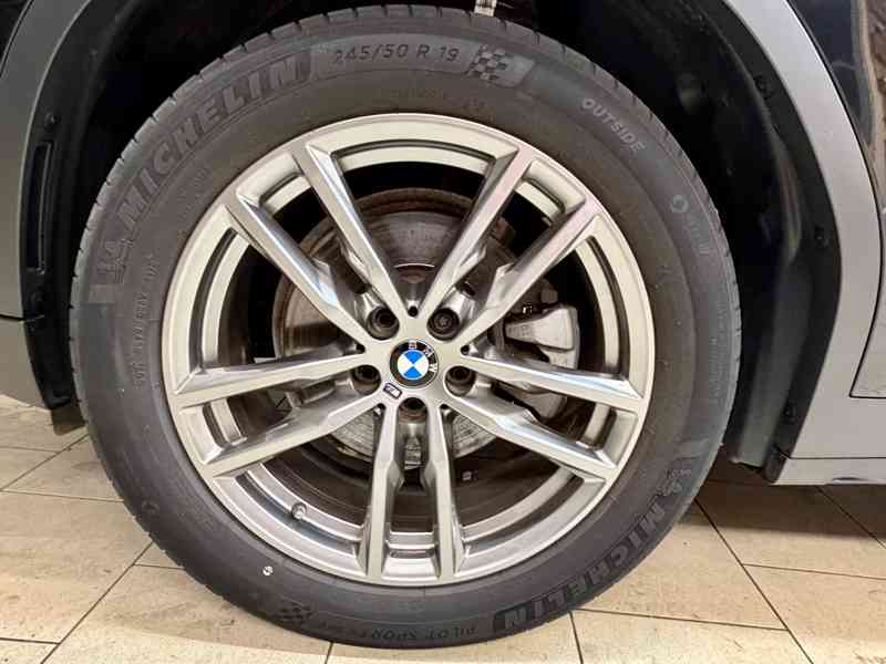 BMW X3 20d PANO HeadUp Tažné LED 19" kola 59.000 km AUTOMAT  - foto 39