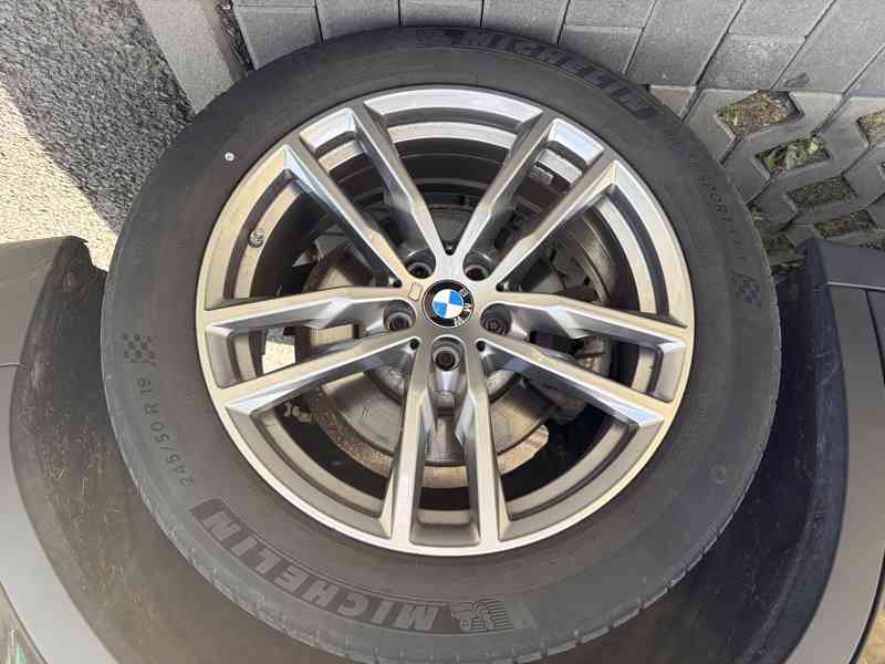 BMW X3 20d PANO HeadUp Tažné LED 19" kola 59.000 km AUTOMAT  - foto 21