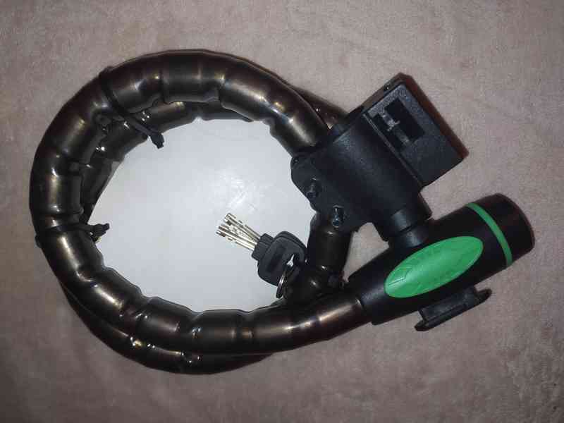 ZÁMEK NA KOLO  - foto 2