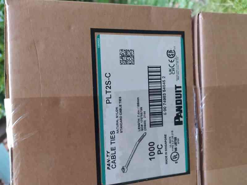 Plastové stahovací pásky