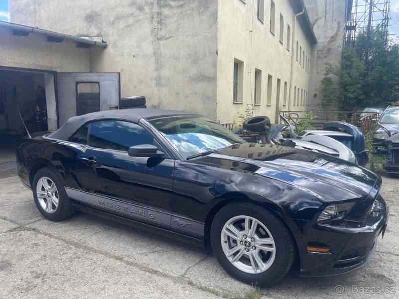 Ford Mustang 3,7 - foto 4