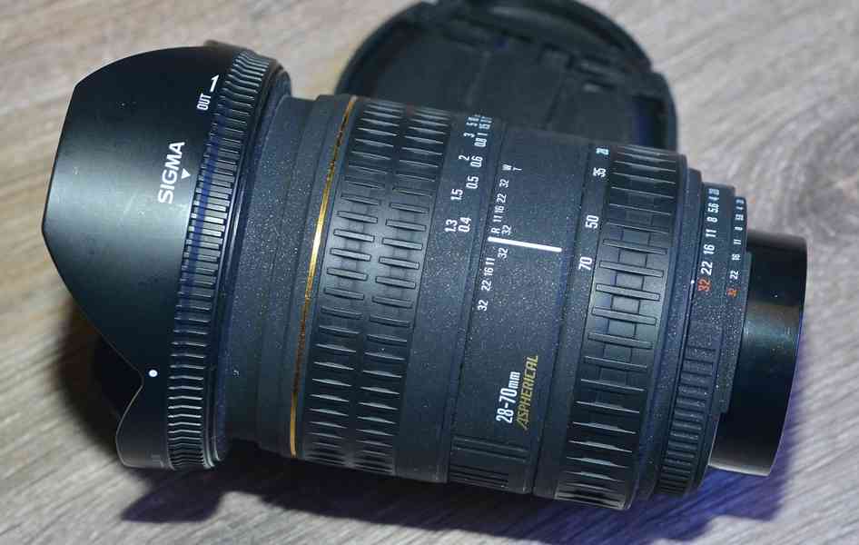 pro Nikon - Sigma 28-70mm D F/2.8 EX ASPHERICAL FX - foto 3