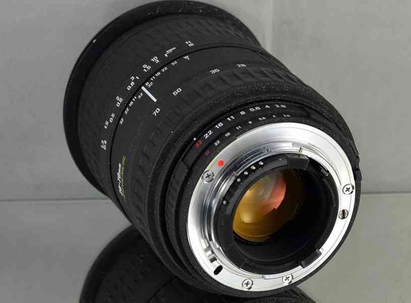 pro Nikon - Sigma 28-70mm D F/2.8 EX ASPHERICAL FX - foto 5