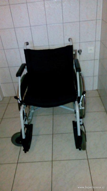 Invalidní vozík B+B s antidekubitní podložkou - foto 1