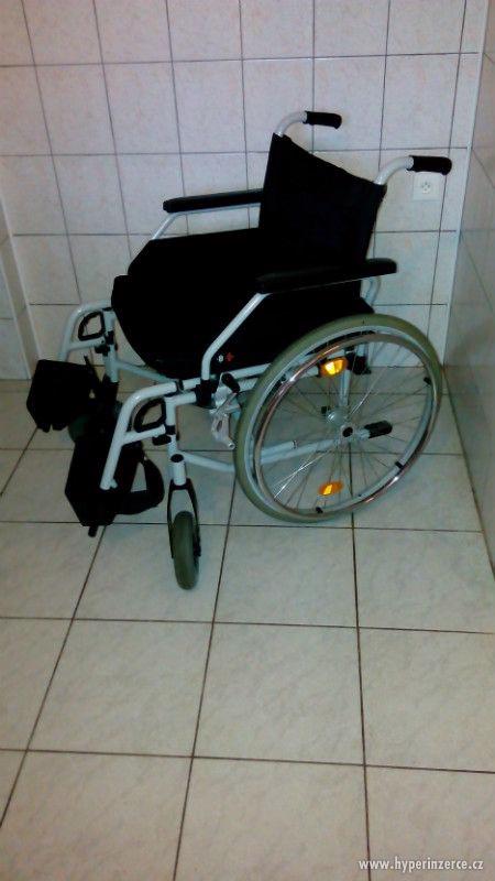 Invalidní vozík B+B s antidekubitní podložkou - foto 2