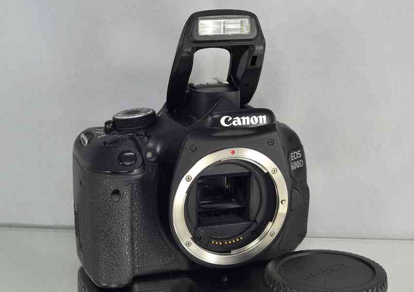 Canon EOS 600D **18 Mpx CMOS *Full HDV* 39200 Exp. - foto 2