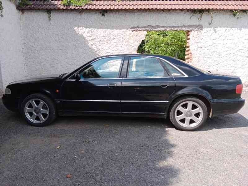 Prodam Audi A8.motor 4,2 Tippronik, 220kw r.v-1995,černě 