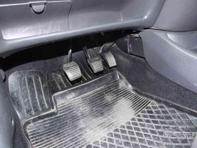 Prodám Ford Focus MK1 1,8 TDDi 2005 153000km - foto 13