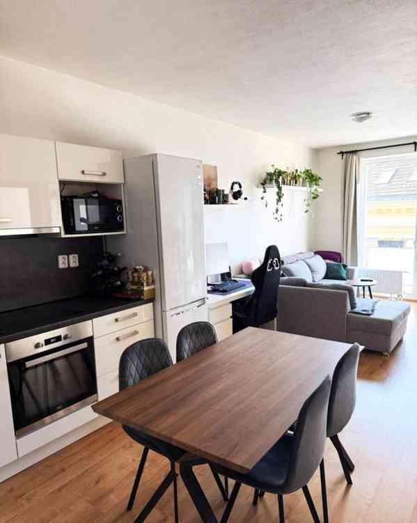 Pronájem bytu 2+kk 50 m² - foto 4