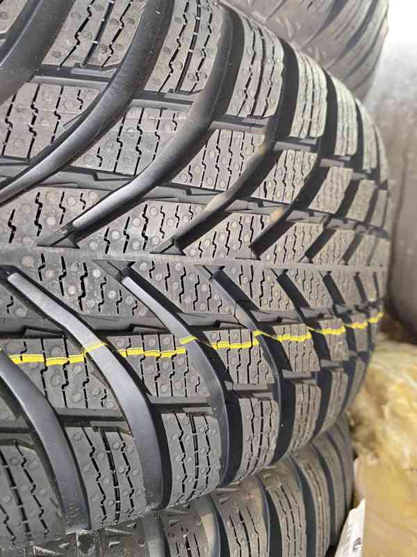 Sada zimních pneumatik SUV 215/65 R16 102H XL - foto 3