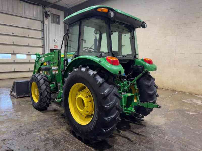 John Deere 5100E 4x4 - foto 2