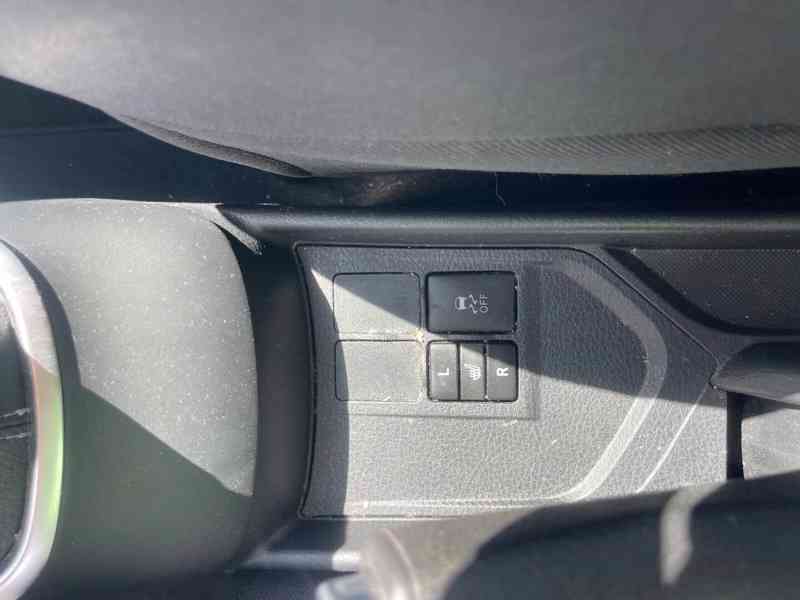 Toyota Yaris 1,33i Edition-S benzín 73kw - foto 13