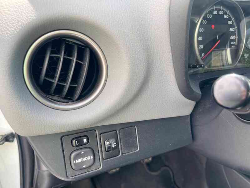 Toyota Yaris 1,33i Edition-S benzín 73kw - foto 10