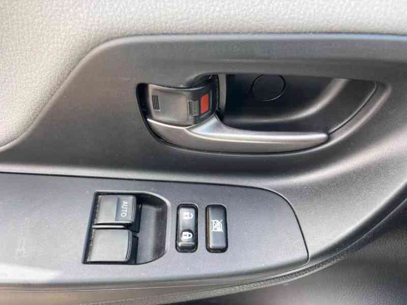 Toyota Yaris 1,33i Edition-S benzín 73kw - foto 6