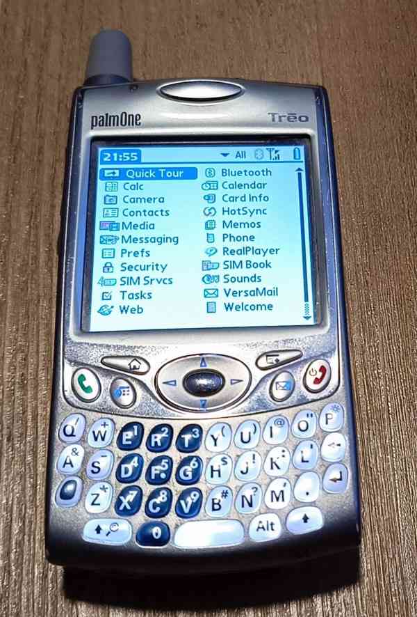 13 mobilů - Nokia, Sony, Samsung, Palm, Panasonic, Aligator - foto 14