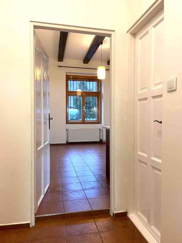 Pronájem bytu 1+kk, 24 m2, Praha 5, Malá Chuchle - foto 4
