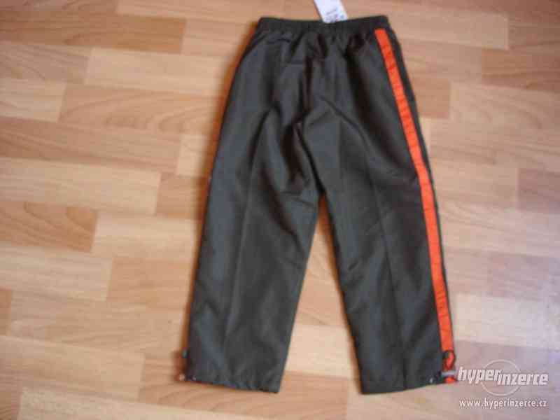 sportovní kalhoty vel.104 zateplené NOVÉ - foto 2