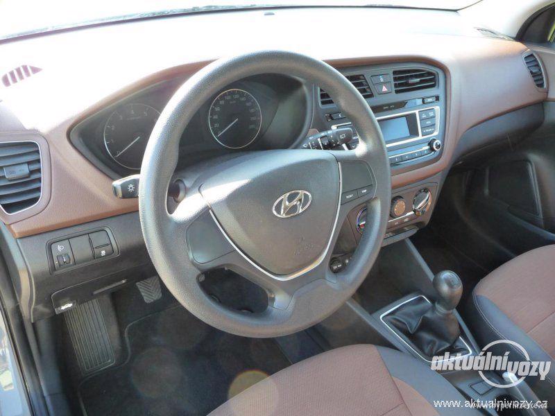 Hyundai i20 1.2, benzín, rok 2015 - foto 13