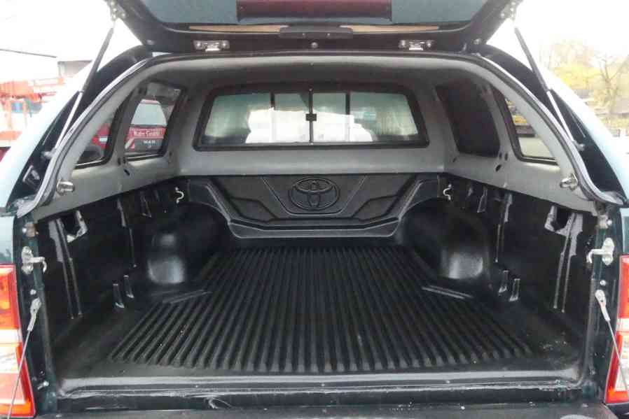 Toyota Hilux 2,5 D4D 106kw - foto 12