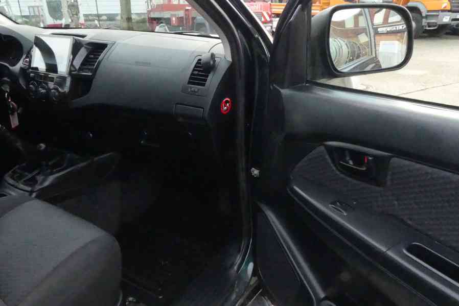 Toyota Hilux 2,5 D4D 106kw - foto 21