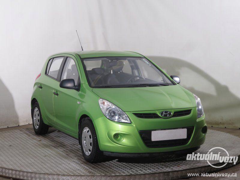 Hyundai i20 1.2, benzín, rok 2010 - foto 1