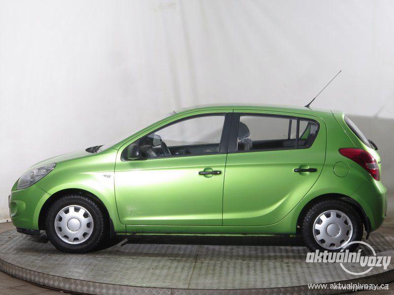 Hyundai i20 1.2, benzín, rok 2010 - foto 6