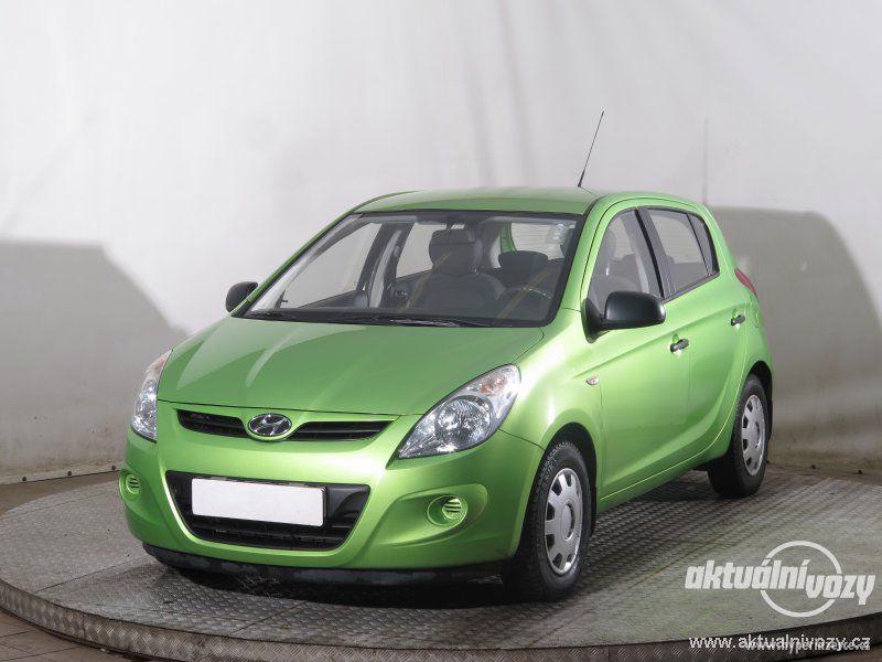Hyundai i20 1.2, benzín, rok 2010 - foto 8