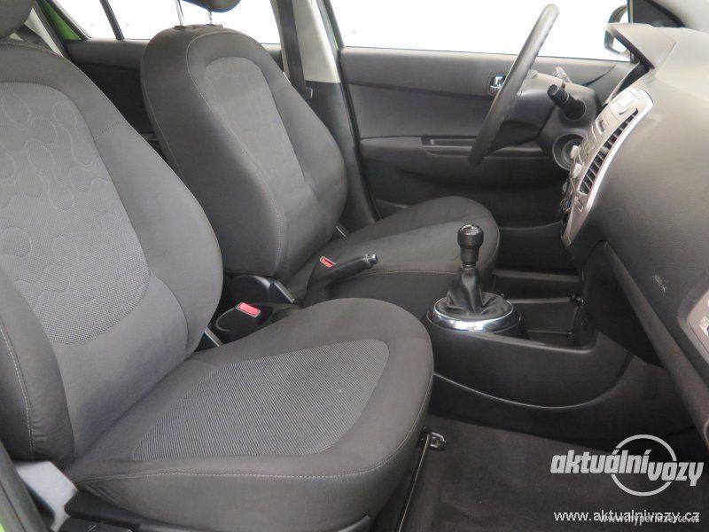 Hyundai i20 1.2, benzín, rok 2010 - foto 12