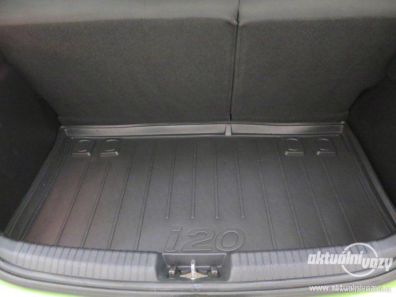 Hyundai i20 1.2, benzín, rok 2010 - foto 13