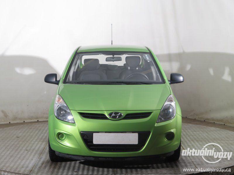 Hyundai i20 1.2, benzín, rok 2010 - foto 14