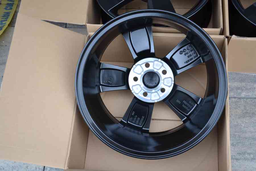 Škoda Kamiq/Scala, S.Arona– NOVÉ 16 originál Alu disky 6x16, - foto 32