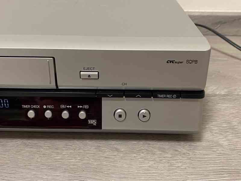 Videorekordér PANASONIC NV-HV60, přehrává i S-VHS - foto 5
