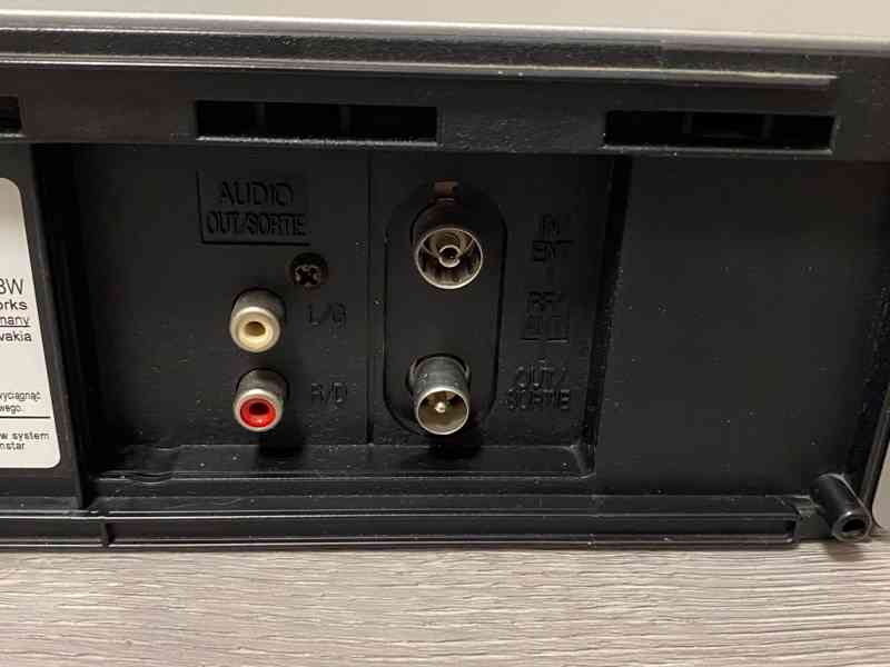 Videorekordér PANASONIC NV-HV60, přehrává i S-VHS - foto 8