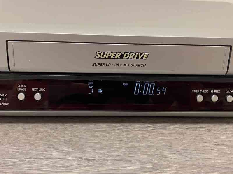 Videorekordér PANASONIC NV-HV60, přehrává i S-VHS - foto 4