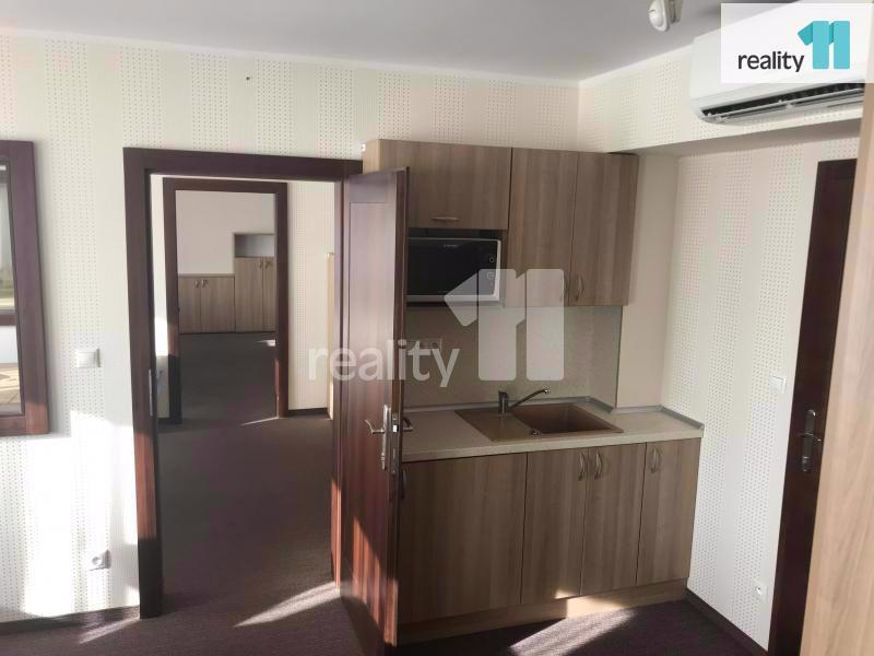 Pronájem 3 spojených kanceláří, Karlovy Vary, 45,2m2 - foto 2