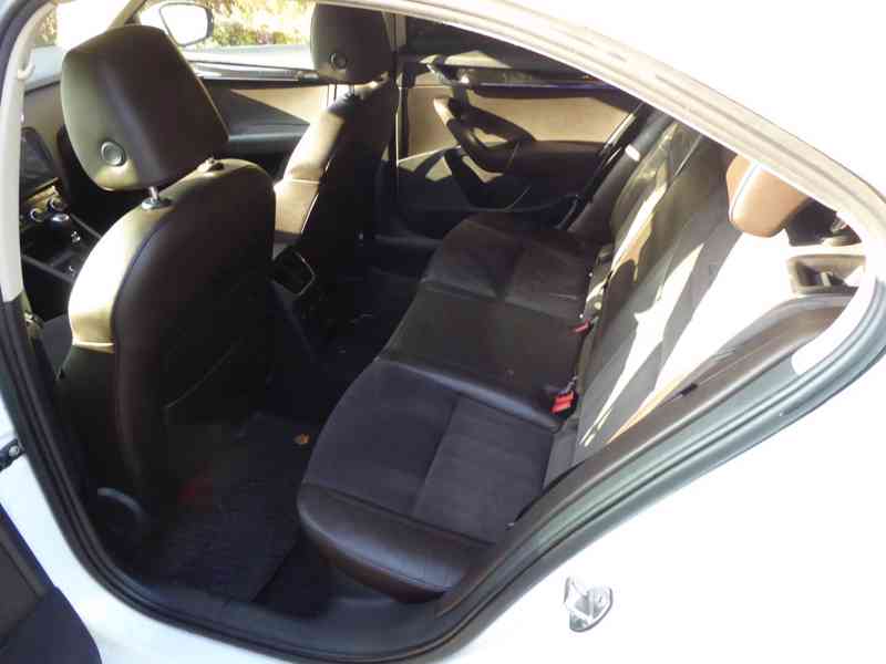 ŠKODA Octavia L&K 2,0 TDI 110 kW DSG, 3064 - foto 10