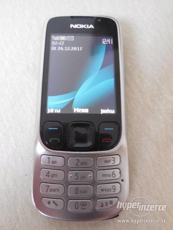 Nokia 6303i/classic černá/stříbrná - foto 4