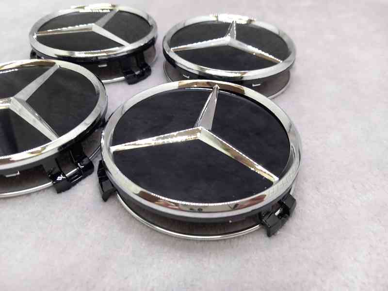 Středové krytky Mercedes, 75mm lesklá černá - foto 4