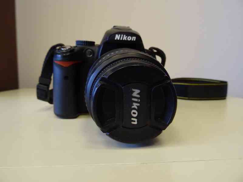 Nikon D5000 s objektivem 18-55mm VR