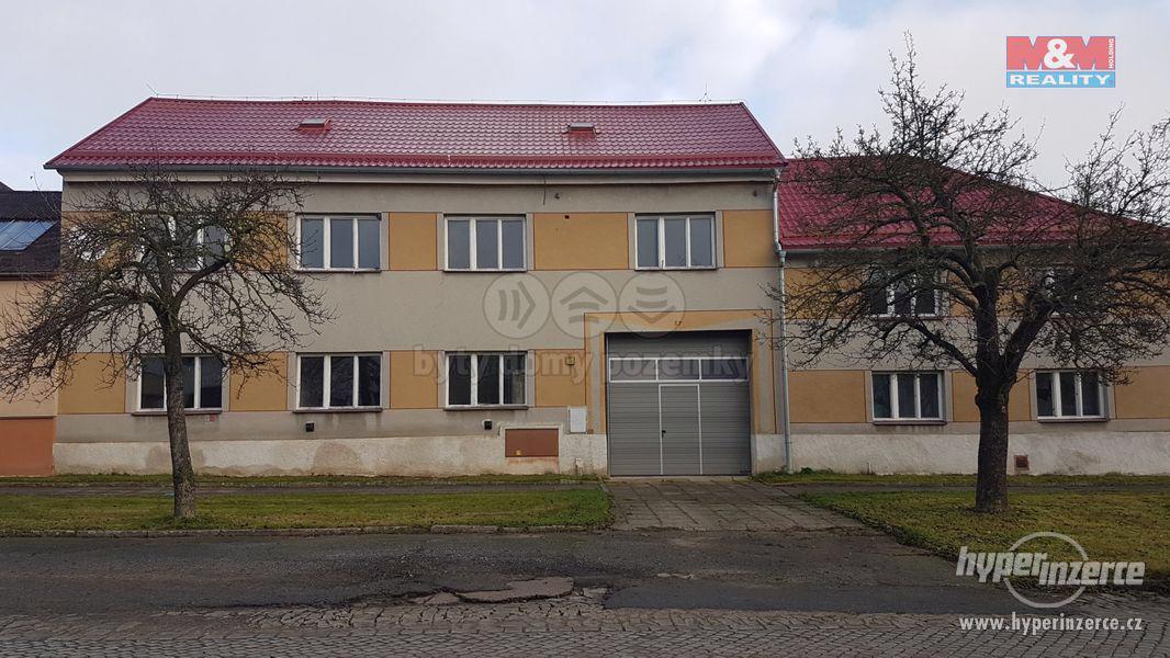 Prodej rodinného domu, 480 m?, Moravičany - foto 1