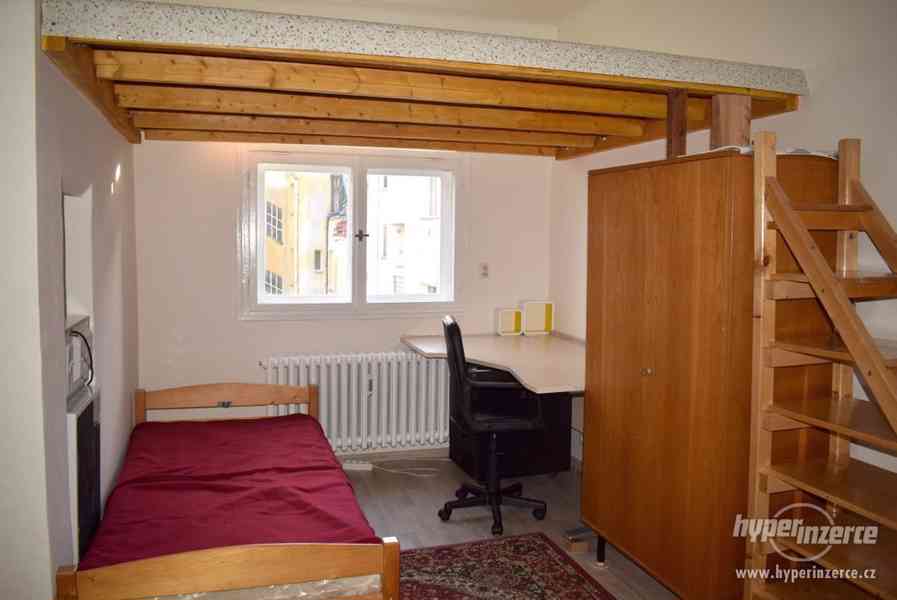 Střednědobý pronájem malého bytu,Praha-Bubeneč - foto 1